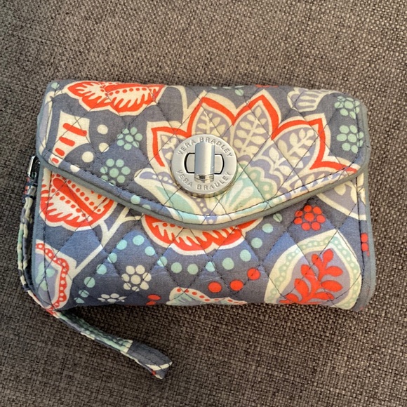 Vera Bradley clutch - Picture 1 of 4